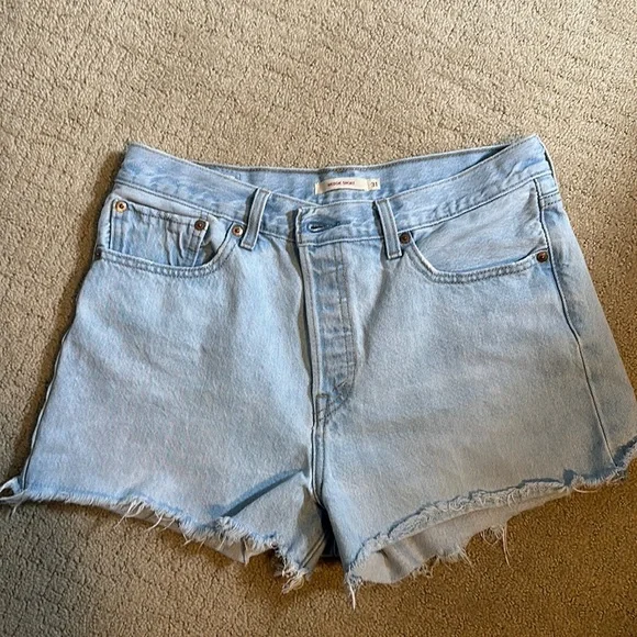 Levi's Light Blue Women's Denim Shorts - Picture 15 of 16